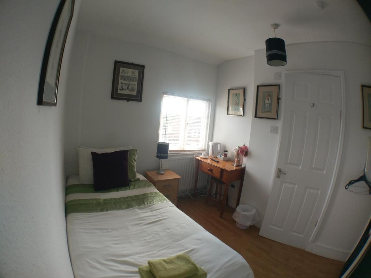 The Rifle Volunteer Bed & Breakfast Ware Bilik gambar